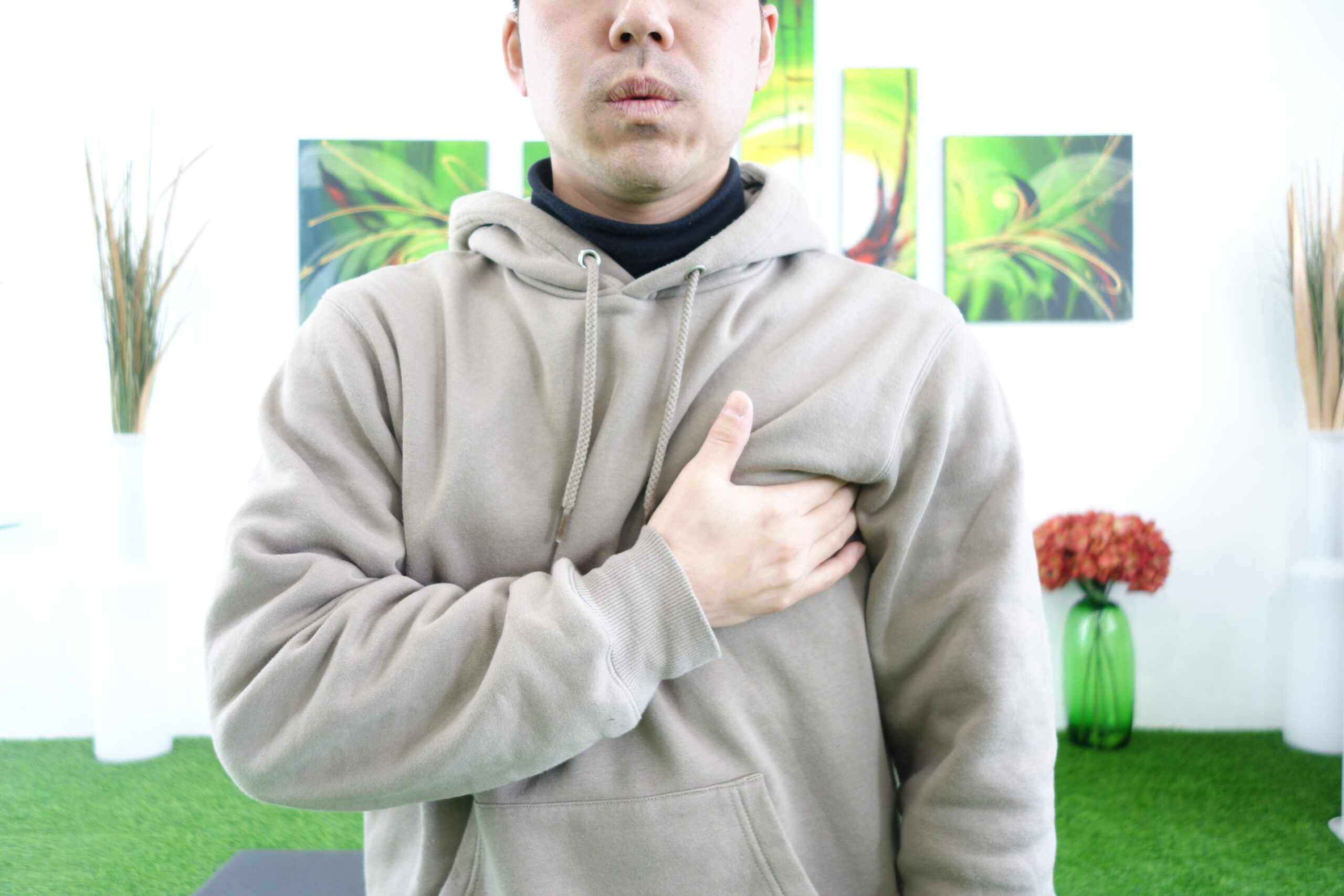 深呼吸を行う