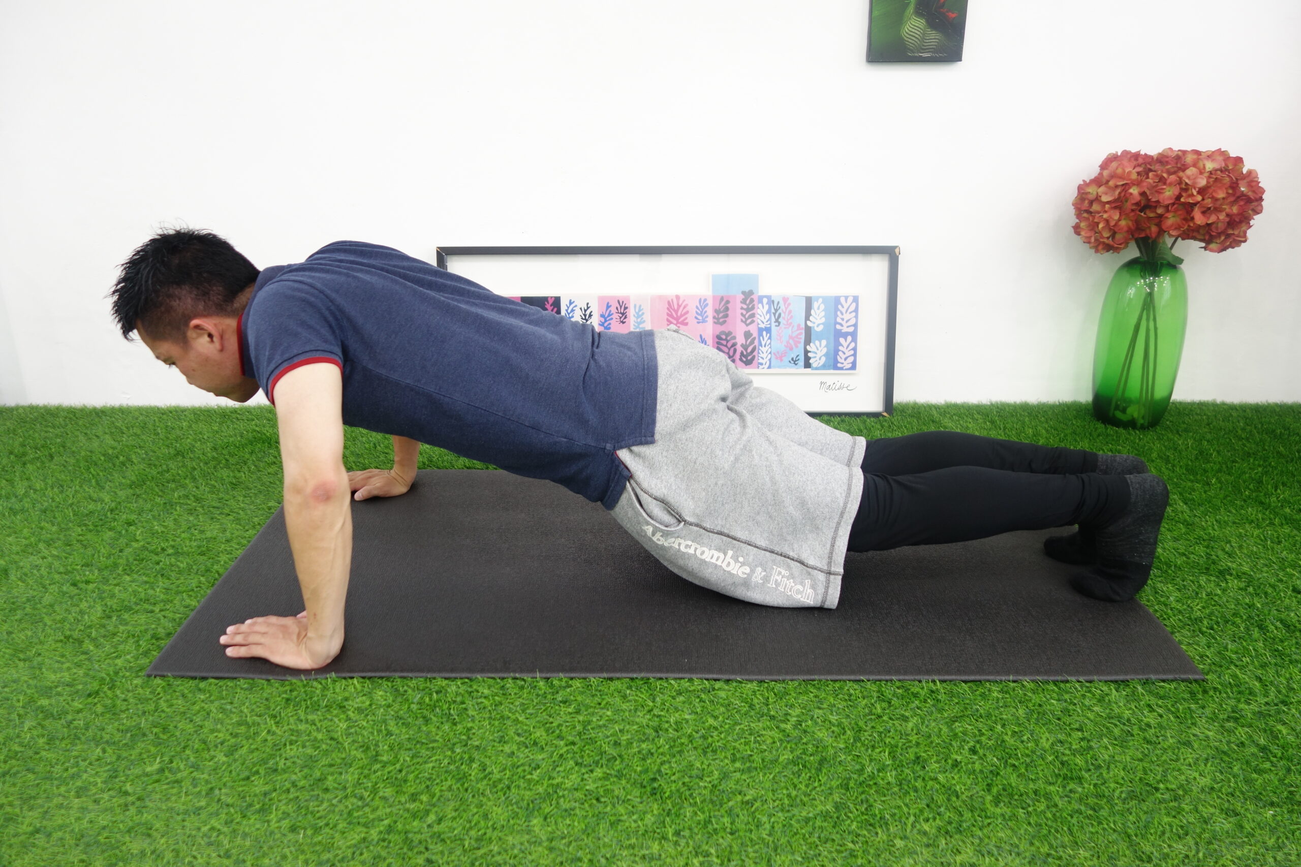 肩甲骨が内側に寄りすぎ