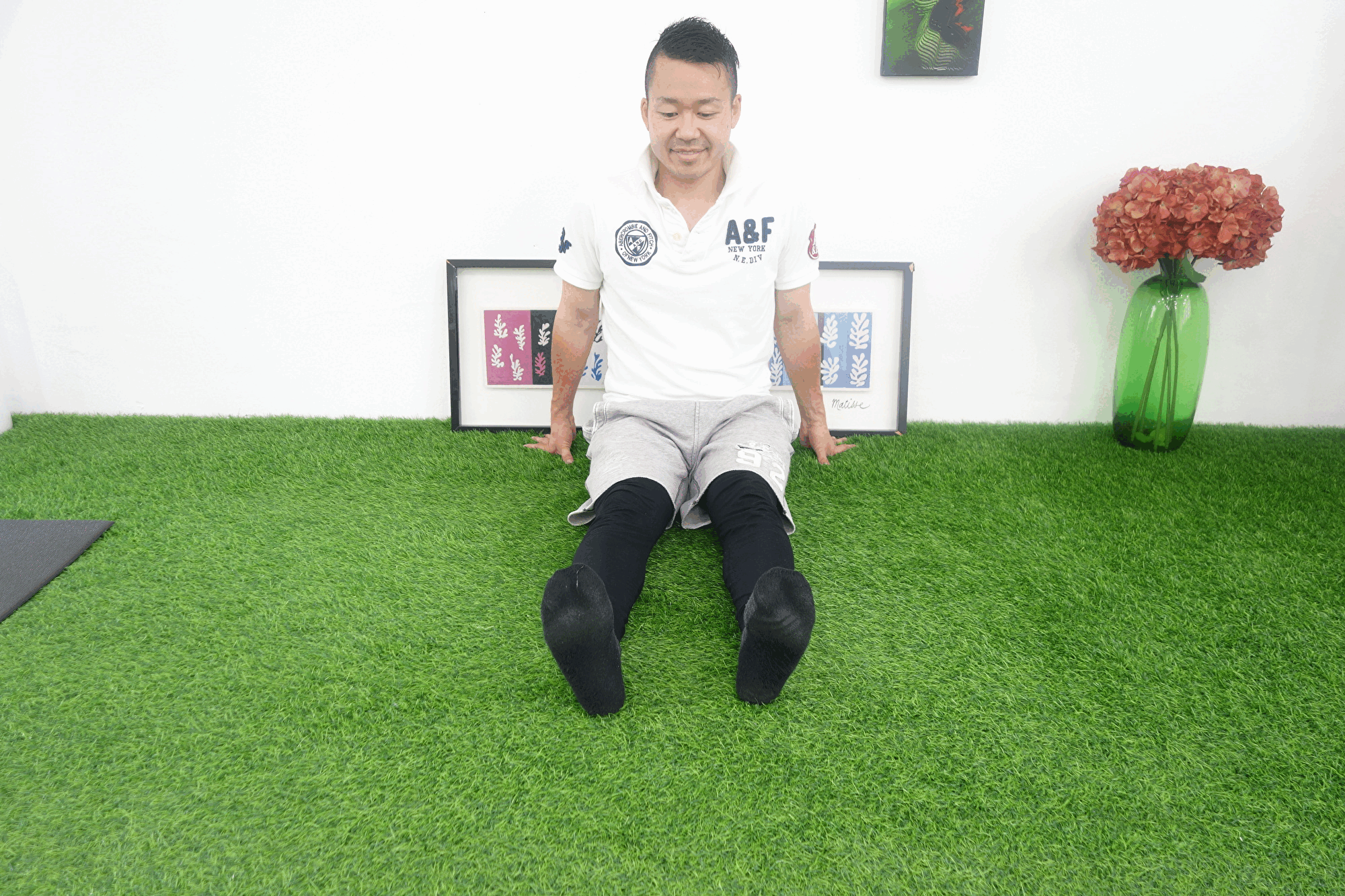 正面から適切なお尻歩き