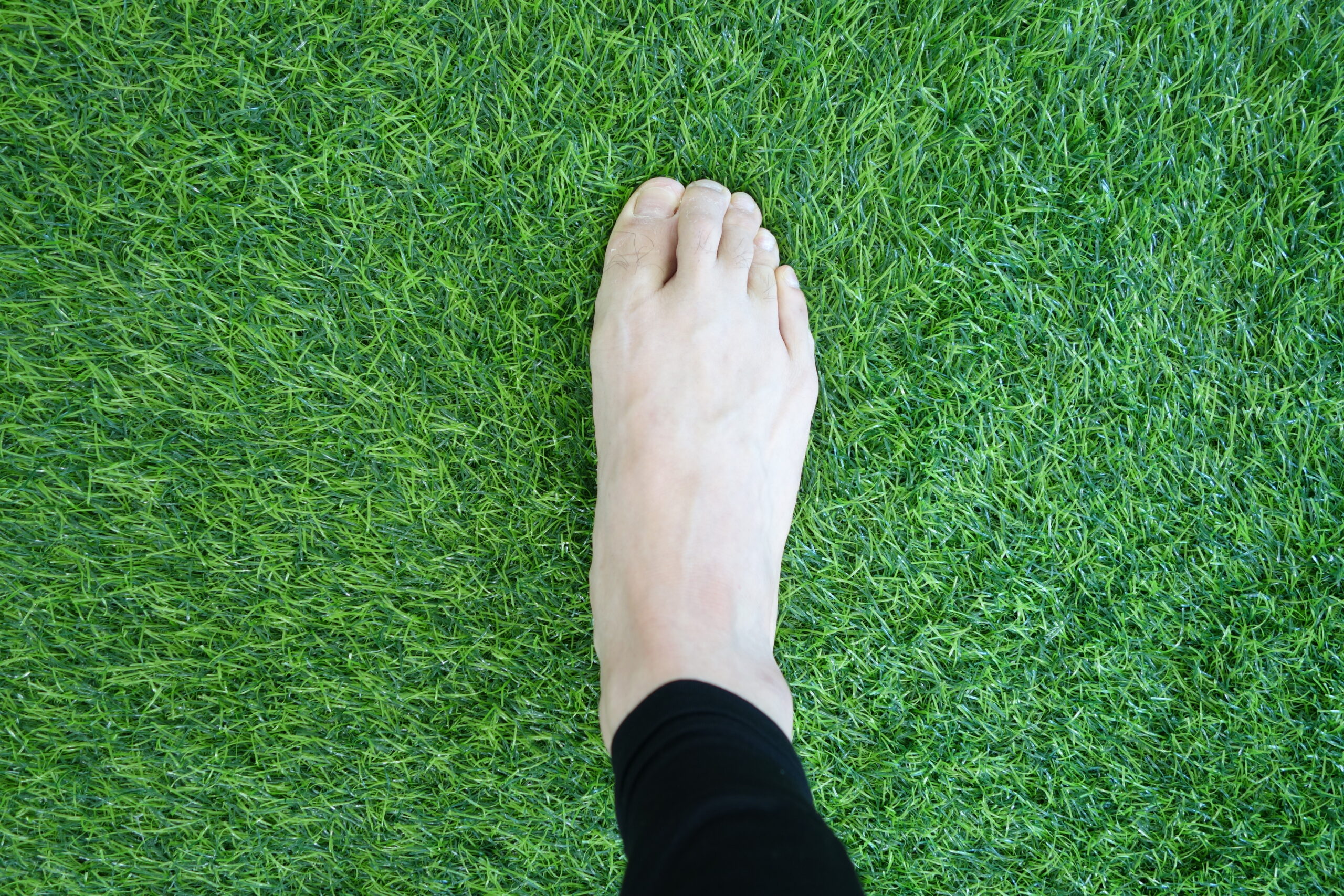 足の指を曲げた状態