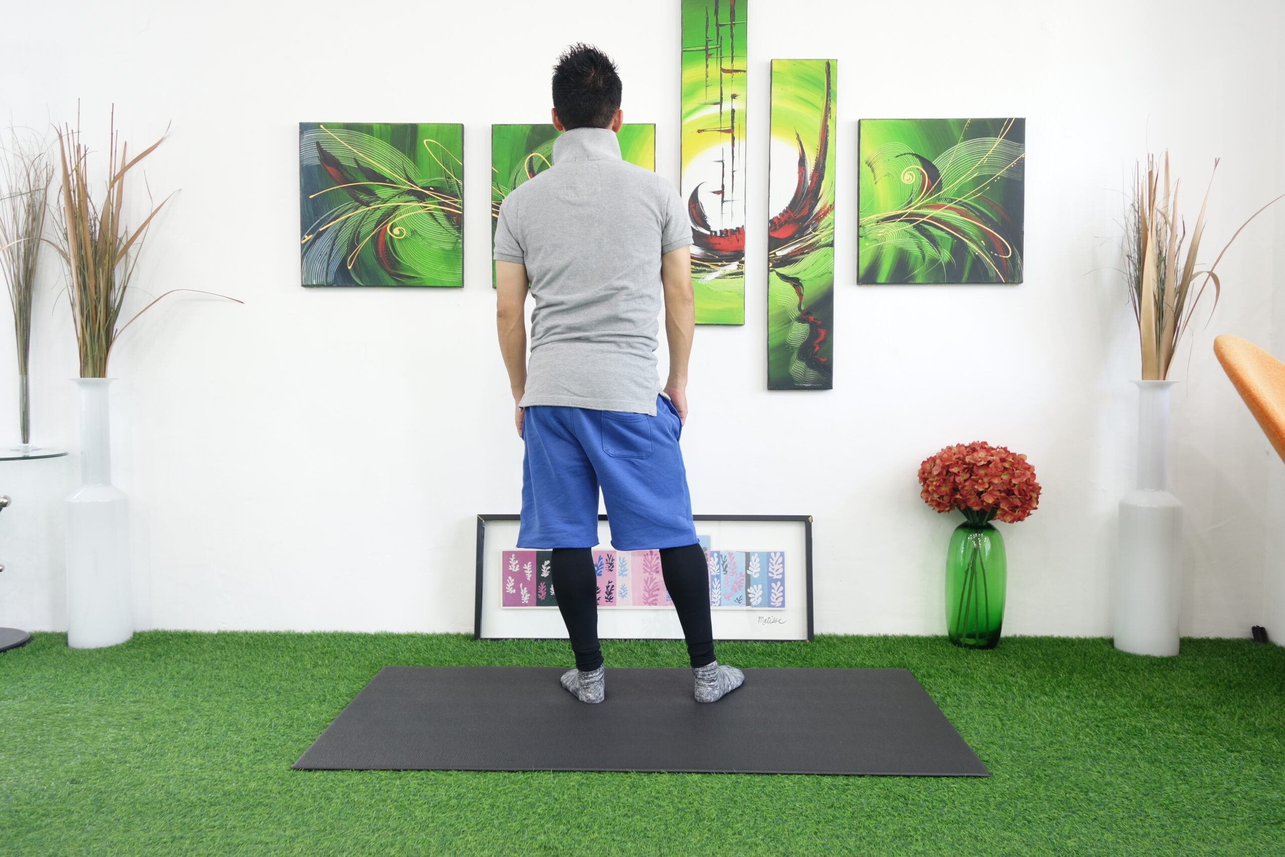 左脚に体重を乗せる-後ろから撮影