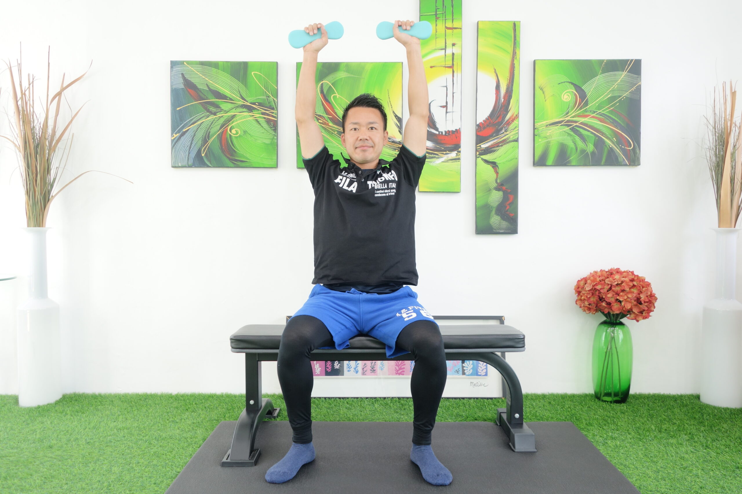 肩が下がった状態でダンベルプレス