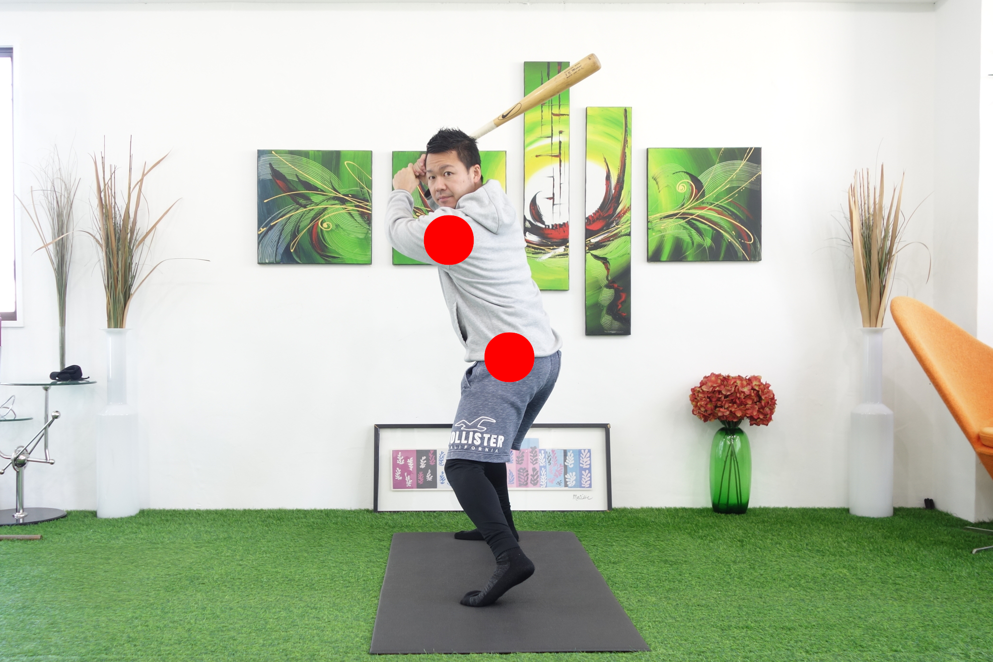 肩や骨盤を投手方向に移動させる