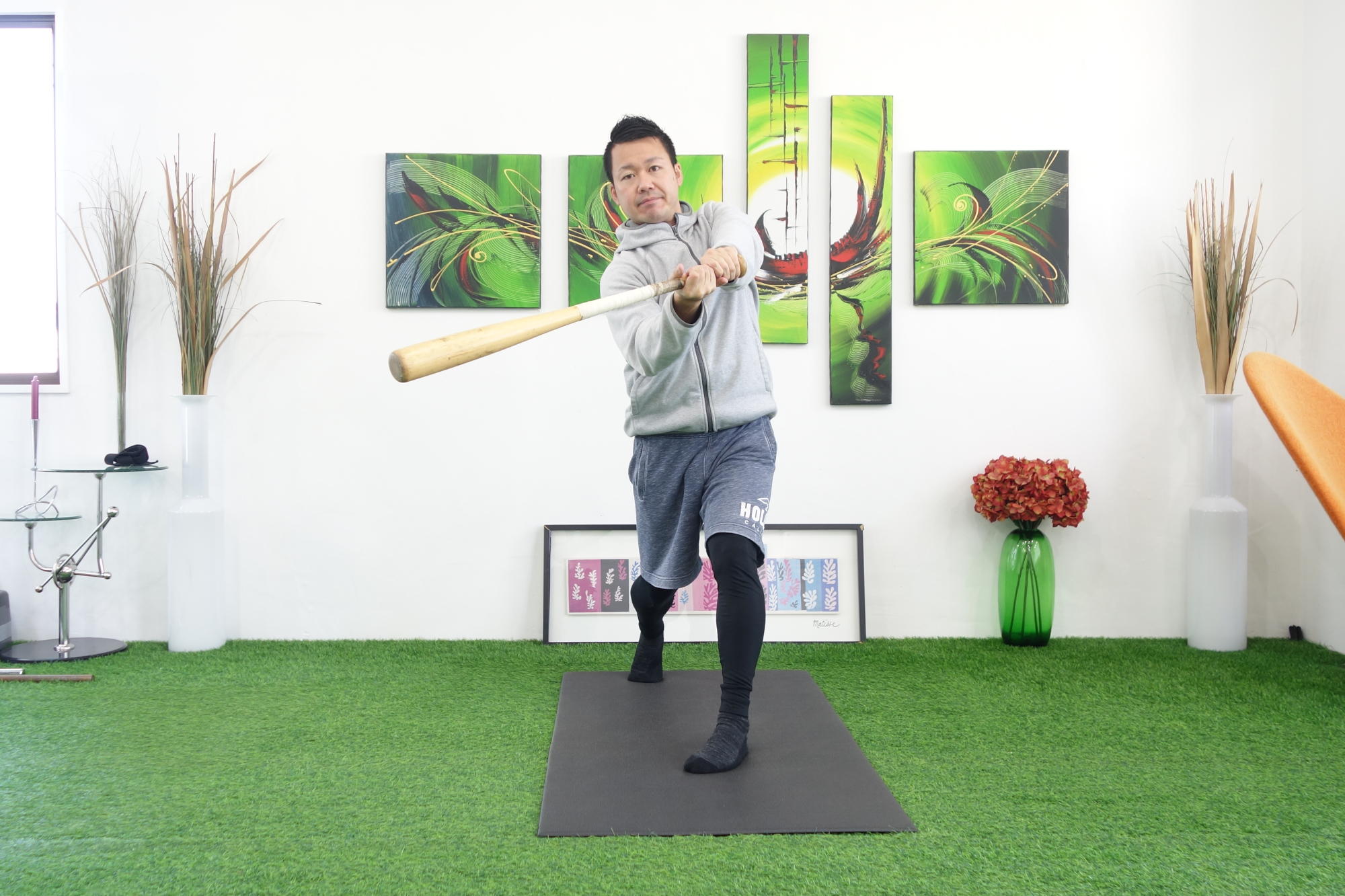 身体が開いてインパクトを迎える