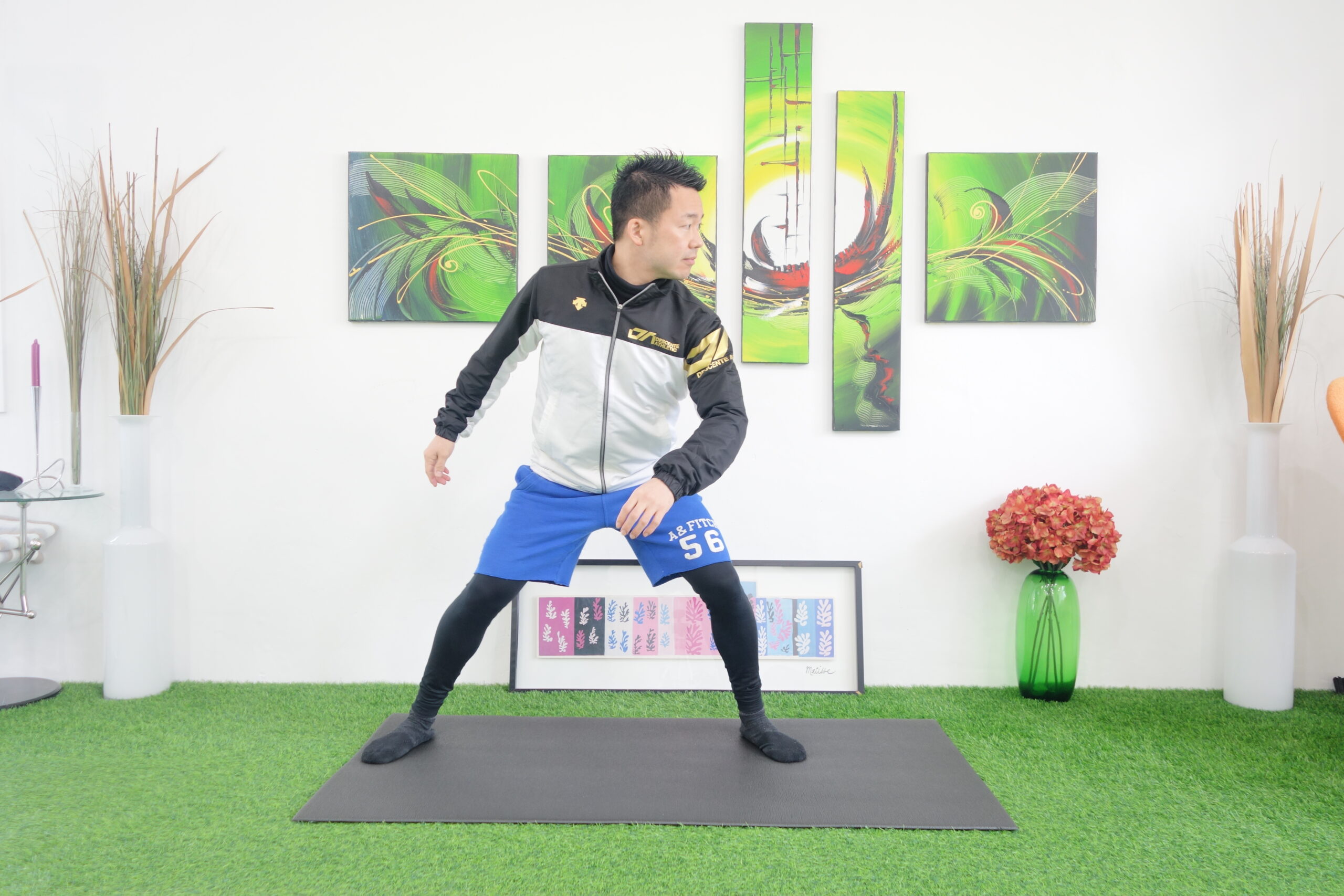 踵で地面を押してスタートを切る