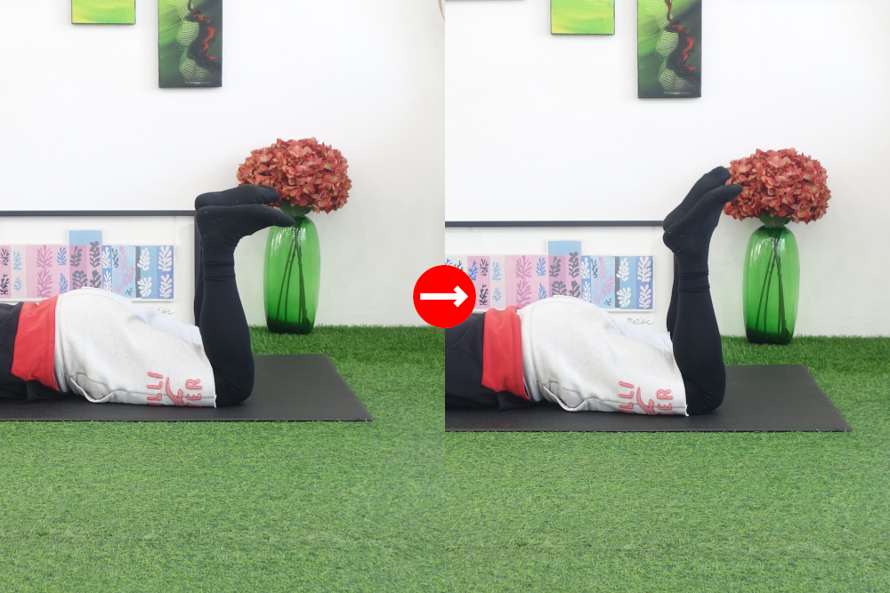 うつ伏せで両膝９０度、足首を軽く動かす